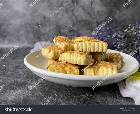 Biskut Raya: Over 1,245 Royalty-Free Licensable Stock Photos | Shutterstock