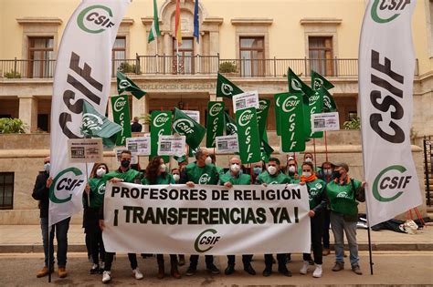 CSIF Se Concentra Para Exigir Las Transferencias A La Junta De