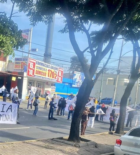 Víctor Bolaños on Twitter AHORA Paso bloqueado en la Avenida Petapa