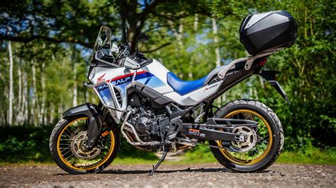 Honda Transalp 750 Xl 2023 Pour Gravir Les Montagnes Mais Surtout