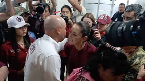 Llega Claudia Sheinbaum Al Aeropuerto De Chihuahua Contraste