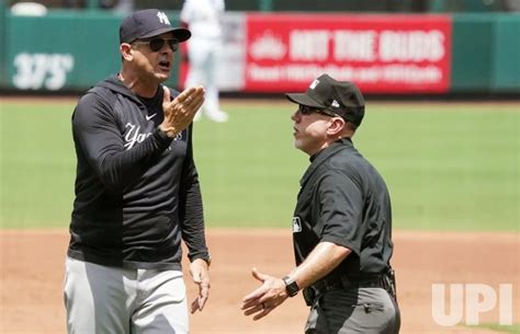 Photo New York Yankees Manager Aaron Boone Ejected From Game