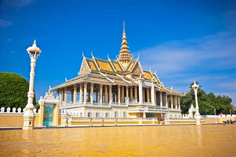 23 Incredible Things To Do In Phnom Penh Cambodia Never Ending Footsteps