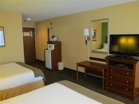 Quality Inn Rooms: Pictures & Reviews - Tripadvisor