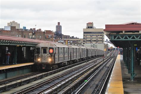 Mta New York City Subway Bombardier R62a 1 Train Around The Horn Flickr