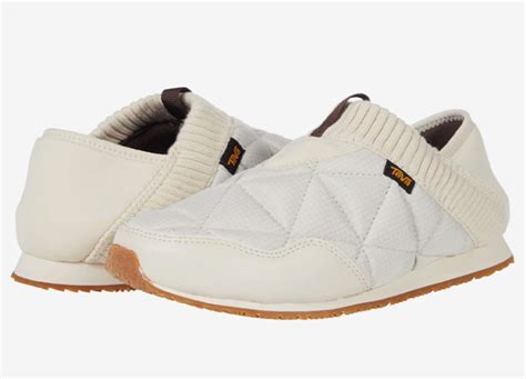 The 15 Best Women’s Indoor-Outdoor Slippers - PureWow