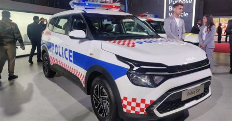 Kia Carens Police Car And Ambulance Versions Unveiled At The Auto Expo