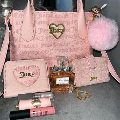 Pin By Olivias Lifestyle On Sameeeee Girly Bags Pretty Bags Fancy Bags