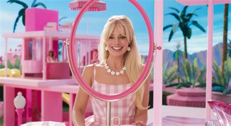 LOOKS PARA ASSISTIR BARBIE Veja as melhores peças BARBIECORE para