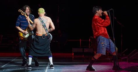 Red Hot Chili Peppers Inici Su Nueva Gira Mira Su Primer Concierto En Sevilla Espa A