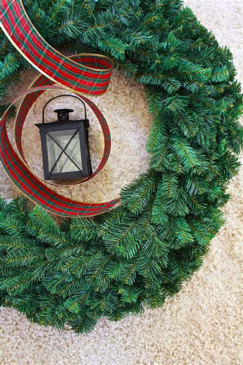 Easy Diy Christmas Wreath With Lantern 2 Bees In A Pod