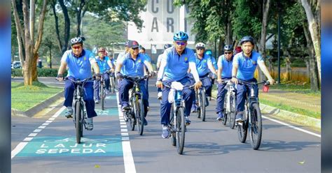 Jaga Kebugaran Pangkoopsudnas Ajak Gowes Bareng Personel Makoopsudnas