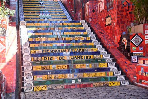 Azulejos referentes a Allah na Escadaria Selarón serão reposicionados