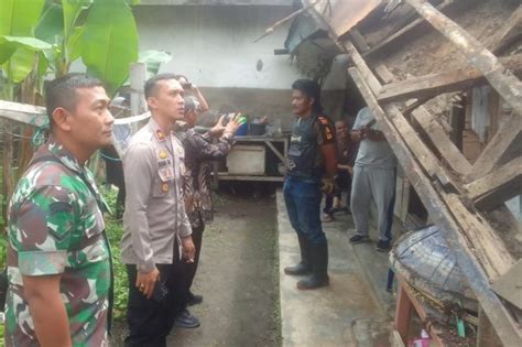 Pemkab Garut Siapkan Bantuan Perbaikan Rumah Rusak Akibat Bencana