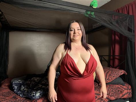 Sexy BBW Red Dress Green Eyes And Pussy 55 Pics XHamster