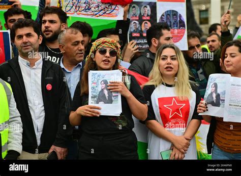 Manifestación de la comunidad kurda tras la muerte de Mahsa Amini es