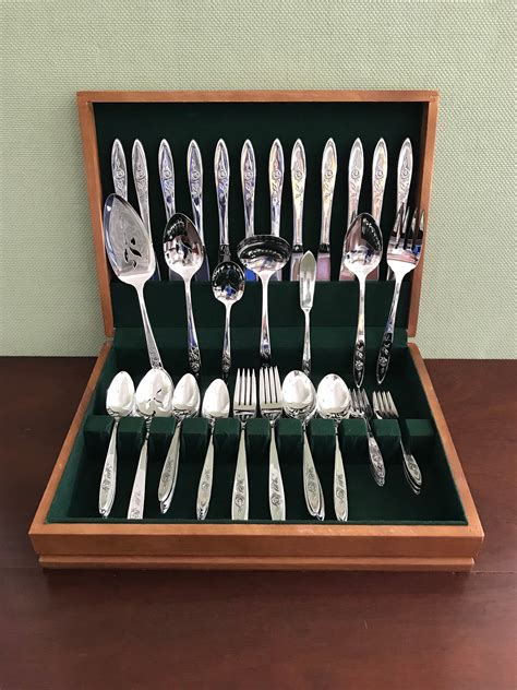 Oneida My Rose Stainless Flatware Set Service For In Chest Serving