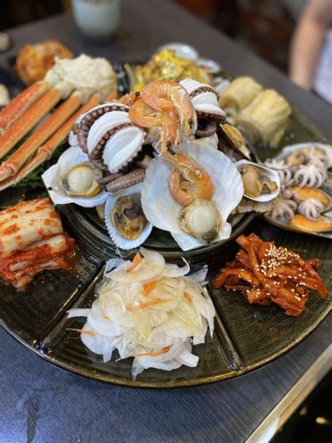 송도 맛집 육해공 산해진미 꿀조합 음식들이 한판에 “접시꽃해물문어보쌈” 네이버 블로그