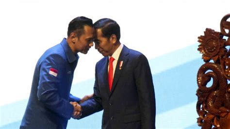 Agus Harimurti Yudhoyono Lebih Cocok Menjadi Pasangan Cawapres Jokowi - menit00