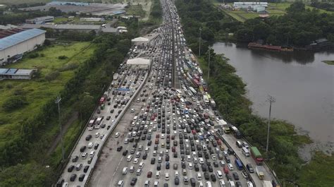 Malam Ini One Way Tidak Diberlakukan Di Tol Jakarta Cikampek