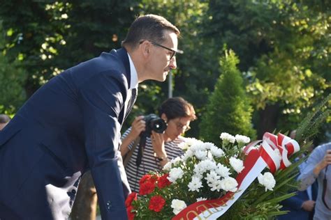 Premier RP Mateusz Morawiecki w Złoczewie Historyczna wizyta ZDJĘCIA