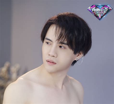 Dàn mỹ nam Tình Yêu Hoàn Mỹ đồng loạt bán nude khoe vai trần riêng