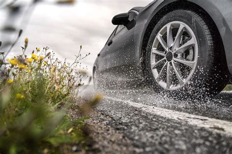 Akvaplaning Saveti Kako Držati Auto Pod Kontrolom