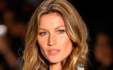 Supermodel Gisele Bundchen S Nude Portrait Book Up For Grabs At