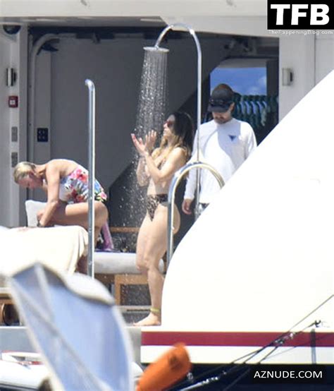 Jessica Biel Sexy Seen Flaunting Her Hot Bikini Body On A Yacht Alongside Justin Timberlake In