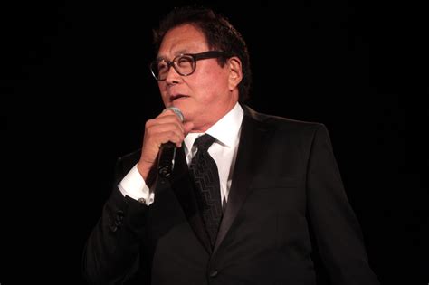 5 Famous Celebrity Financial Advisors Plunged In Debt