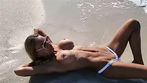 Monika Fox Swims In Sea And Fucks Pussy With A Big Dildo On A White Sand Beach Xhamster