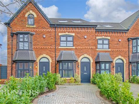 New Home 4 Bed Town House For Sale In Medlock Road Woodhouses