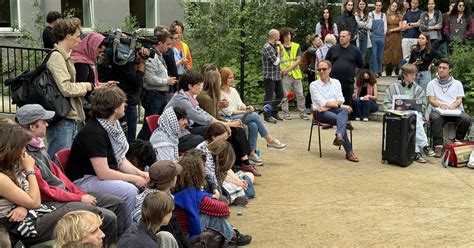 Ugent Rector Rik Van De Walle Gaat Dan Toch In Debat Met Actievoerders