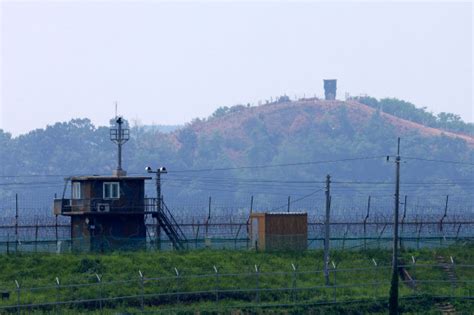 軍 “북한군 일부 군사분계선 침범경고사격에 퇴각” 대한경제