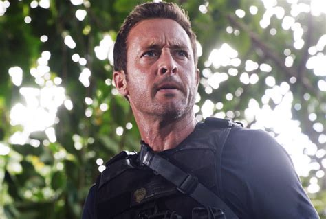 Alex Oloughlin