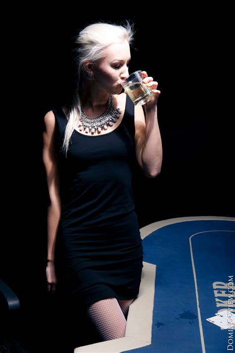 Forumophilia PORN FORUM Pretty Babes Erotic View DomV Page