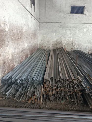 Thickness 4 Mm Mild Steel L Angle For Construction Size 6 Meter