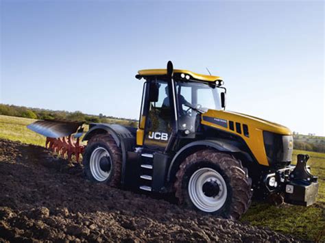 Los Tractores Fastrac Y El Nuevo Sistema LiveLink Protagonistas De JCB