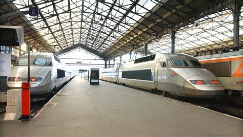 C Est Abus Abonn E Du Tgv Tours Paris Mais Sans Pi Ce D Identit