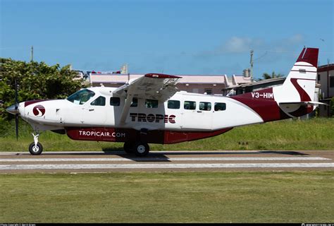 V3 HIM Tropic Air Cessna 208B Grand Caravan EX Photo By Gerrit Griem