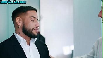 Muscled And Tattooed Stud Enjoys Bareback Anal With BF XVIDEOS