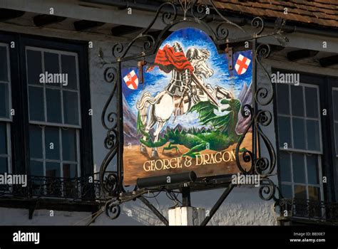 George dragon pub sign hi-res stock photography and images - Alamy