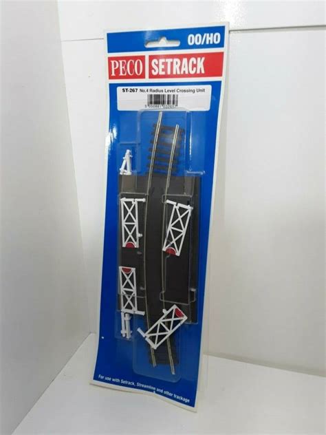 Peco ST 267 OO Gauge No 4 Radius Curved Level Crossing For Model