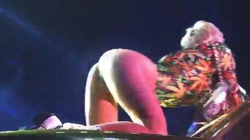 Miley Move Your Ass PORNDROIDS