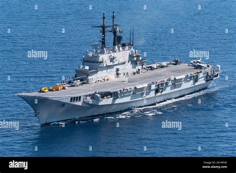 Italian Navy Light Aircraft Carrier Giuseppe Garibaldi Stock Photo Alamy