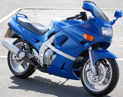 KAWASAKI ZZR 400