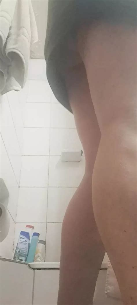 Milf Zonder Slipje Toont Haar Kont En Harige Kut Xhamster