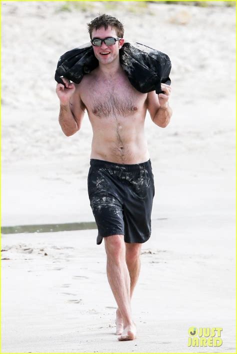 Robert Pattinson Has Never Looked Hotter Than In These Shirtless Pics Photo 1137780 Photo