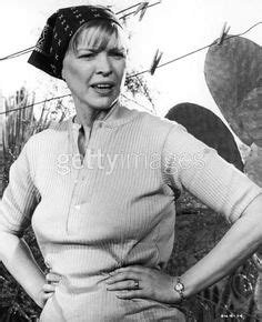 Ellen Burstyn won Best Actress for ("Alice Doesn't Live Here Anymore ...