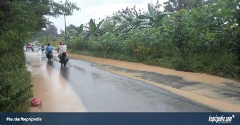 Hujan Deras Guyur Batam Sejumlah Ruas Jalan Tergenang Hingga Banjir